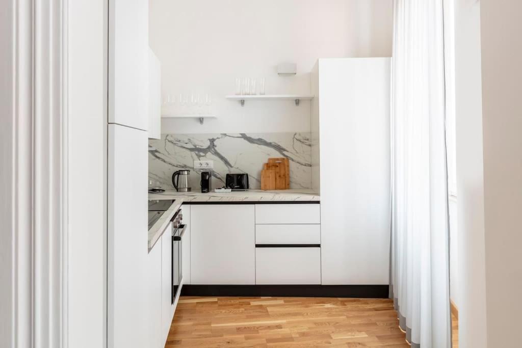 Sjr Luxury Apartment Trevi Fountain 罗马 外观 照片